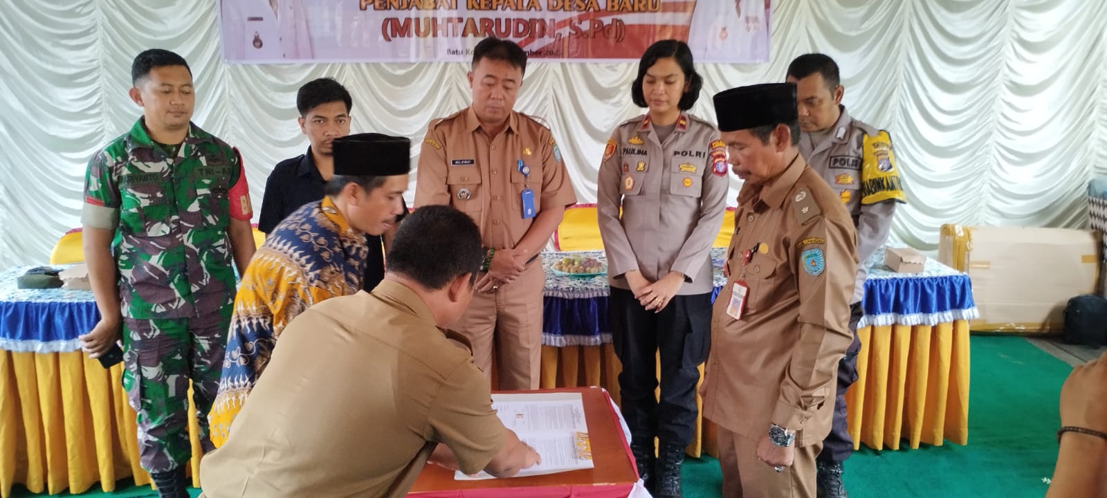 SERTIJAB KEPALA DESA BATU KOTAM YANG LAMA KEPADA PENJABAT KEPALA DESA BATU KOTAM YANG BARU